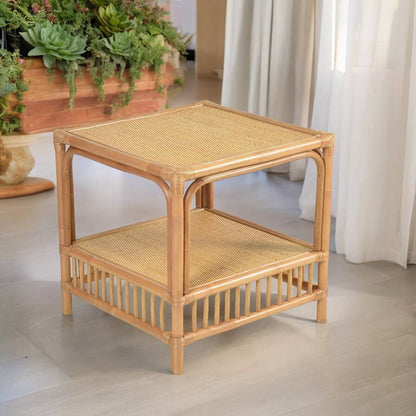 Mesa De Noche Naim Tejido De Rattan Con Estantes Cafe Miel