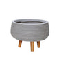 Portamaceta Con Textura Lineas, Fibra De Arcilla  Beige Y Patas De Madera Natural